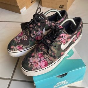 Nike SB - “Digifloral” Janoskis